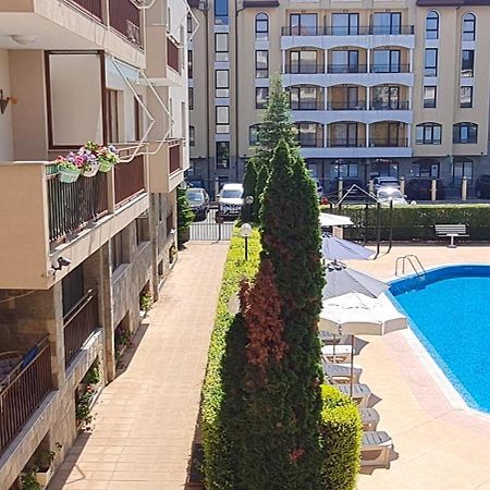 Summer Breeze Apartments Pantai Sunny Bagian luar foto