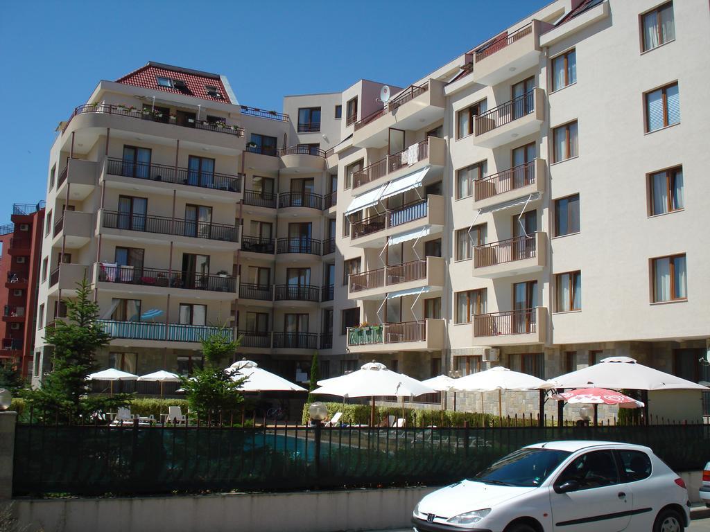 Summer Breeze Apartments Pantai Sunny Bagian luar foto