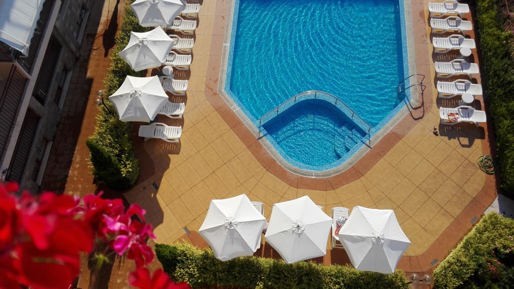 Summer Breeze Apartments Pantai Sunny Bagian luar foto